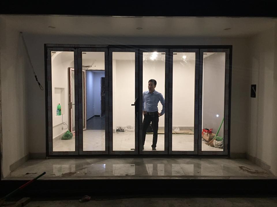 cửa đi xếp trượt 6 cánh
