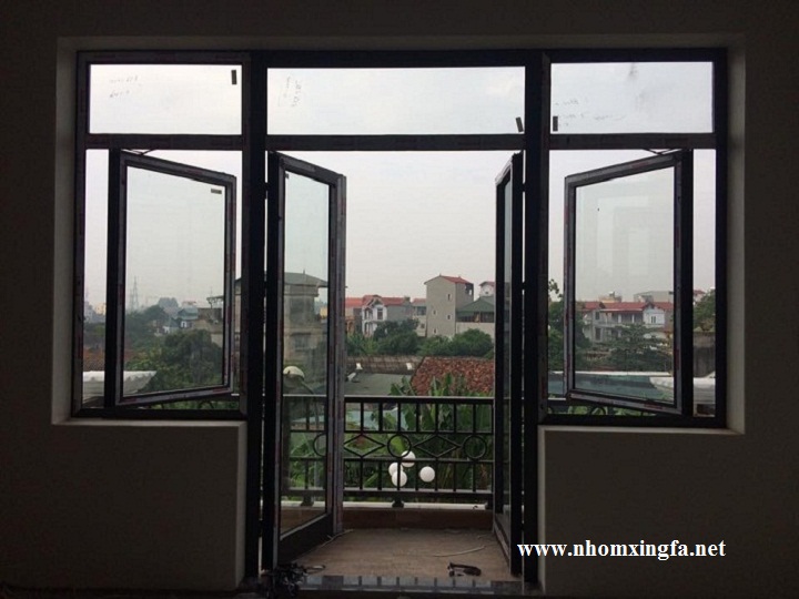Cửa mở quay 2 cánh kết hợp cửa đi