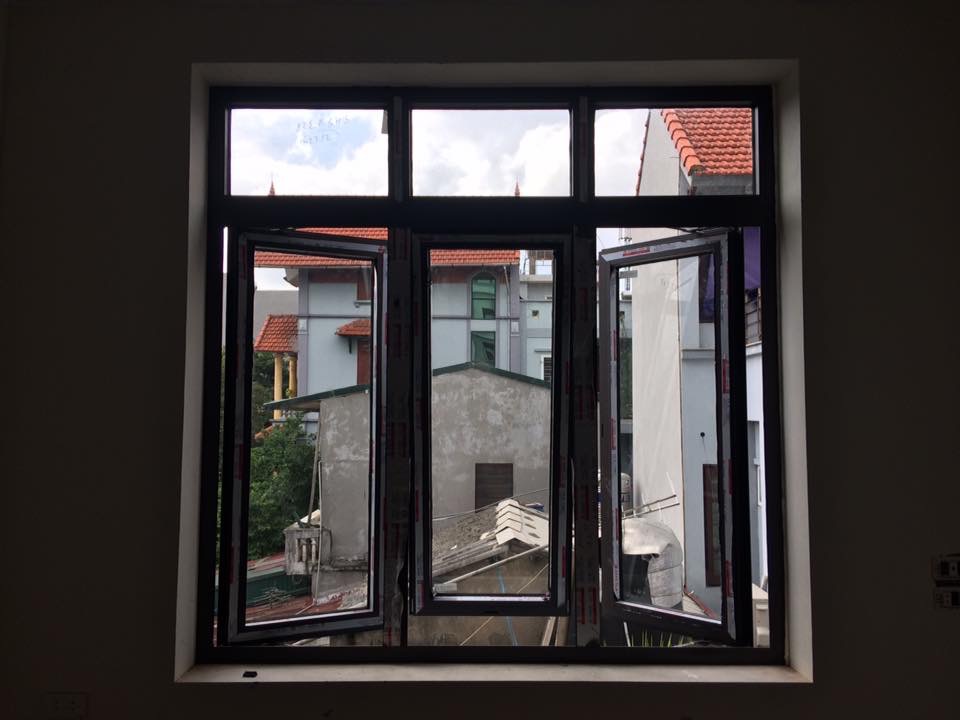 cửa sổ mở quay nhôm xingfa